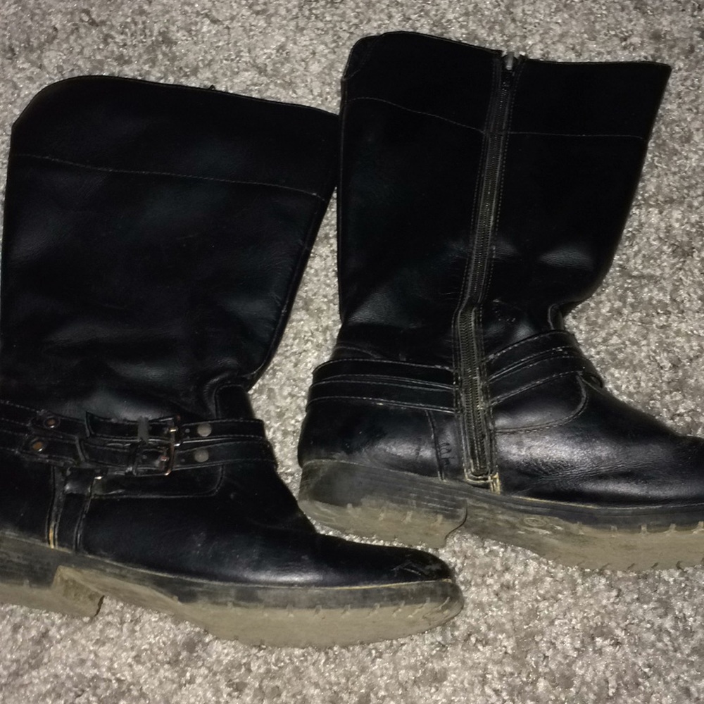 Women’s size 5 black boots